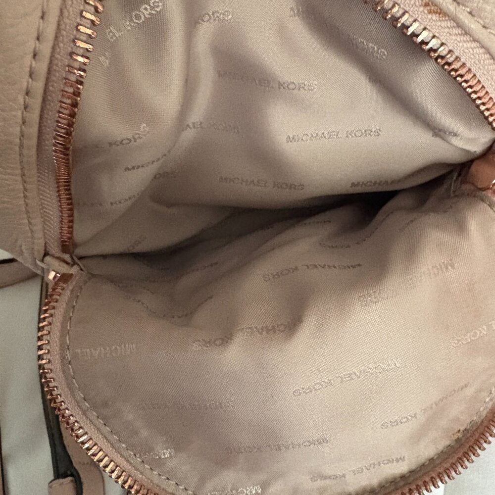 Michael Kors Mini Rhea Daisy Small Floral Appliqué Leather Backpack Pink/Cream - Picture 10 of 14